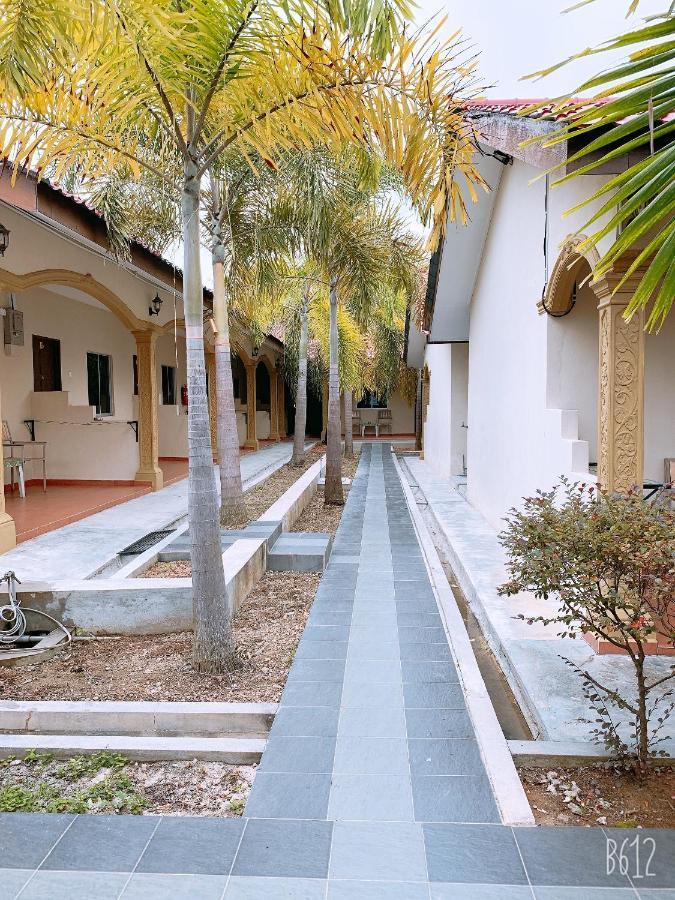 Dhania Cenang Beach Motel Пантай Ченанг Екстериор снимка