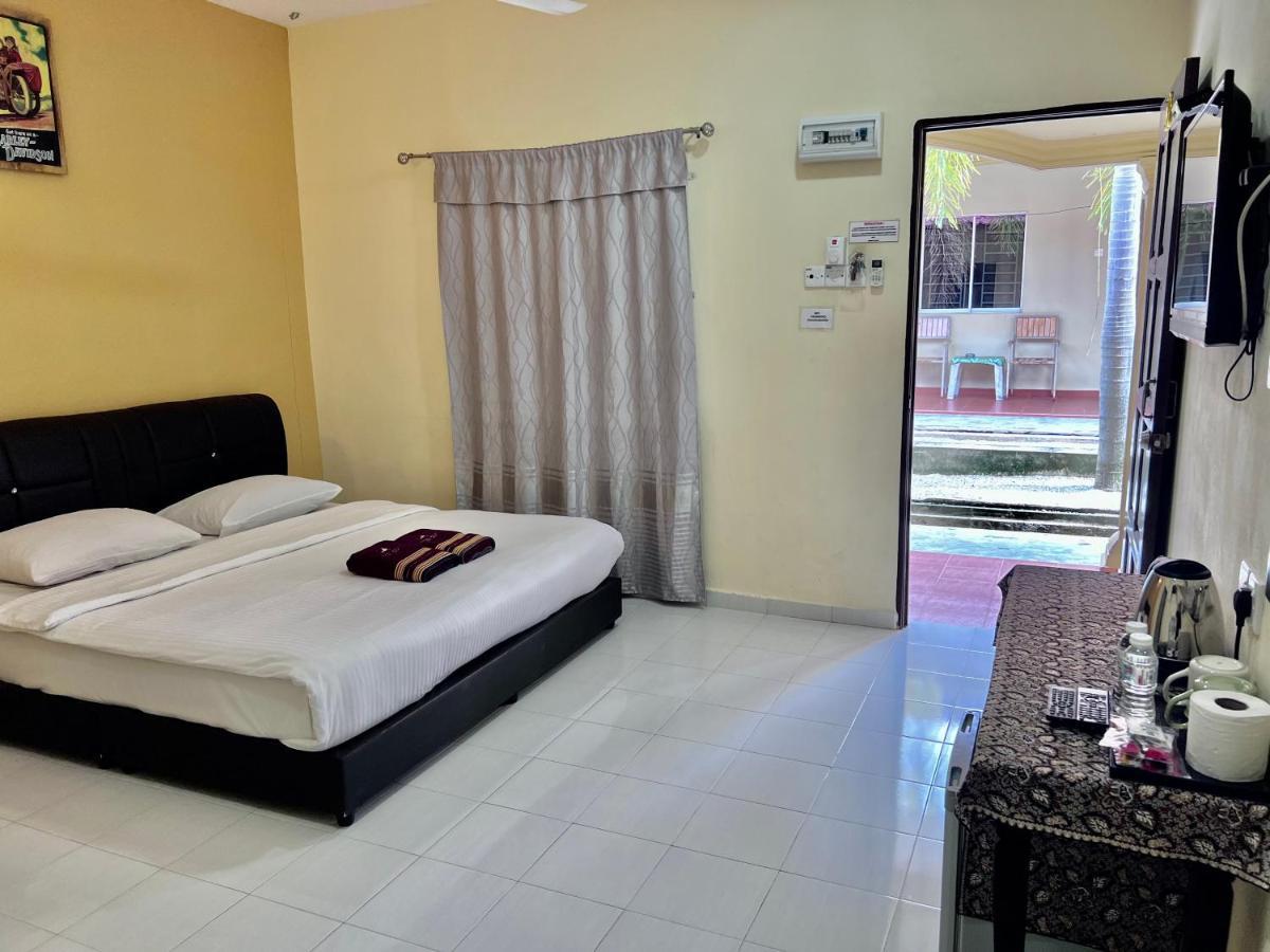 Dhania Cenang Beach Motel Пантай Ченанг Екстериор снимка