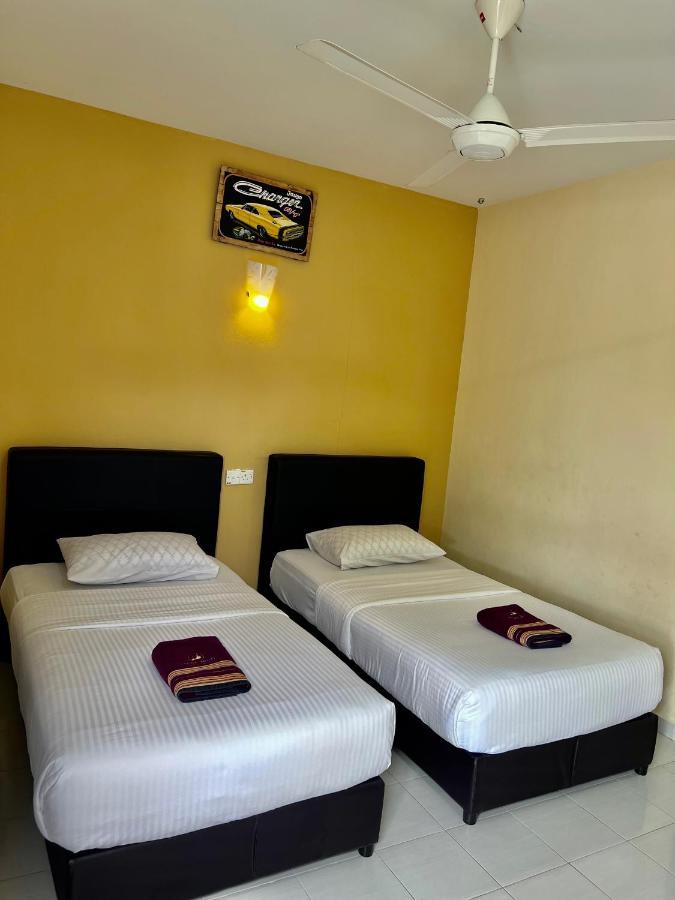 Dhania Cenang Beach Motel Пантай Ченанг Екстериор снимка