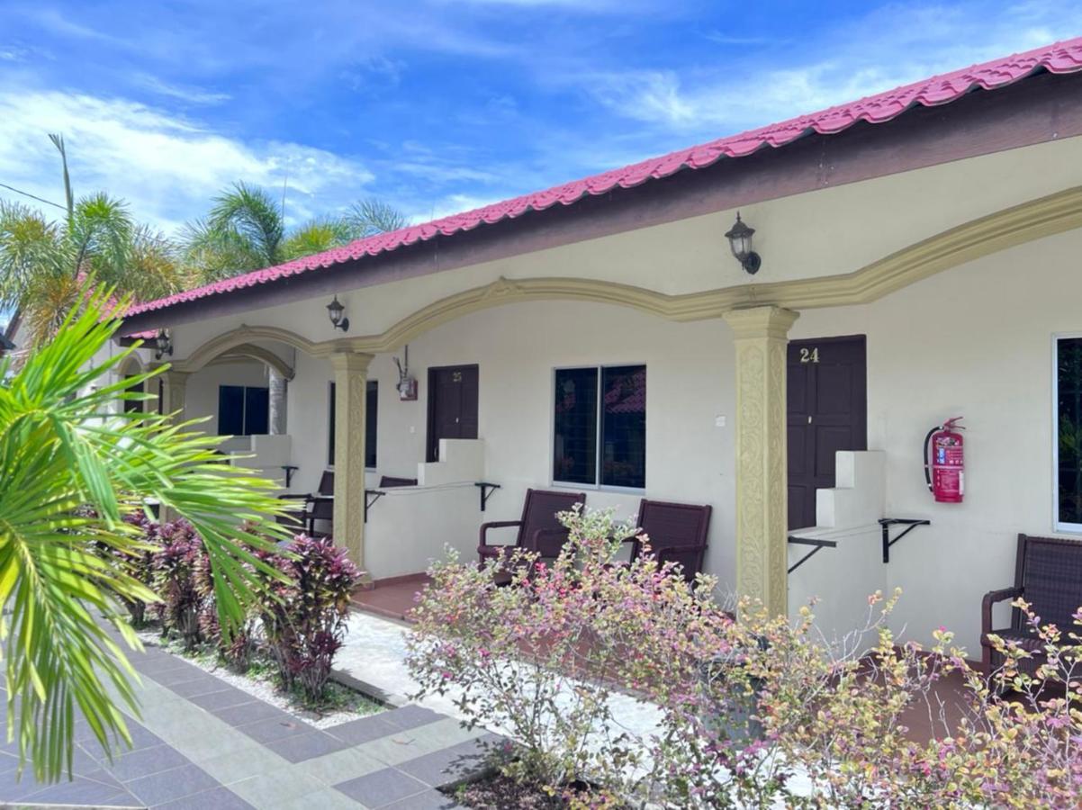 Dhania Cenang Beach Motel Пантай Ченанг Екстериор снимка