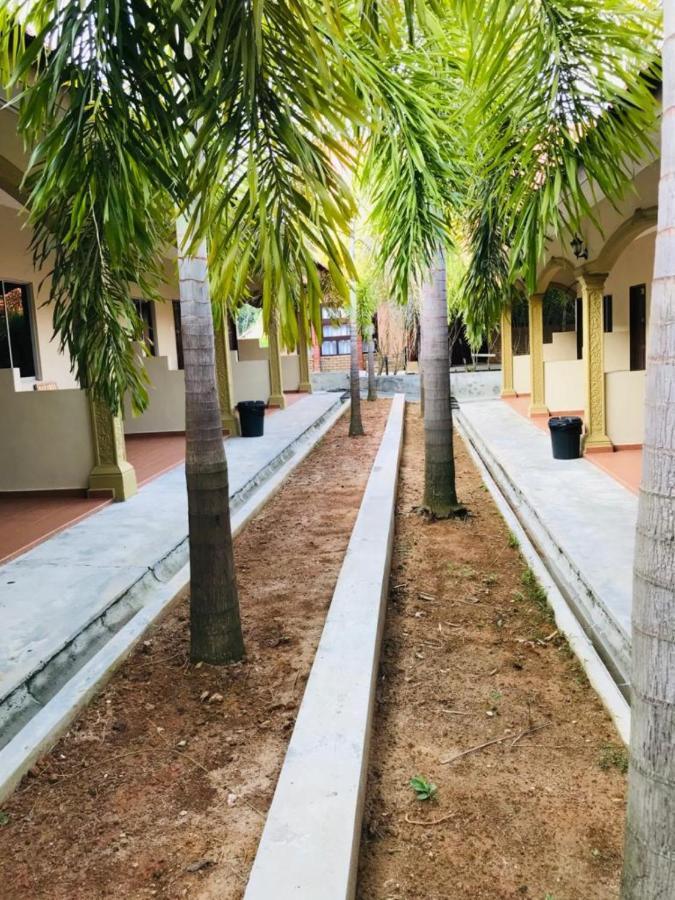 Dhania Cenang Beach Motel Пантай Ченанг Екстериор снимка