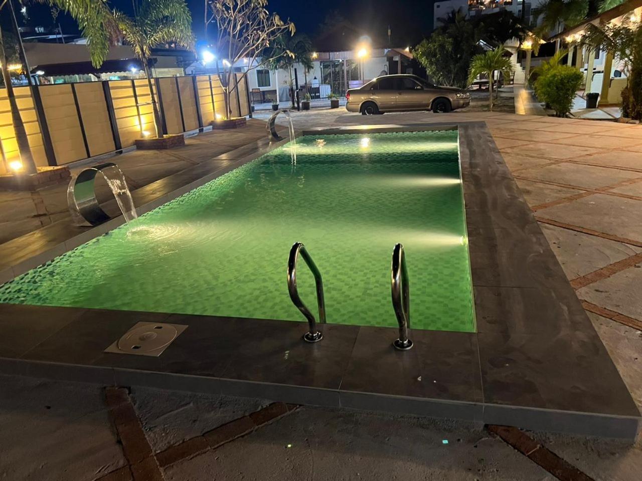 Dhania Cenang Beach Motel Пантай Ченанг Екстериор снимка