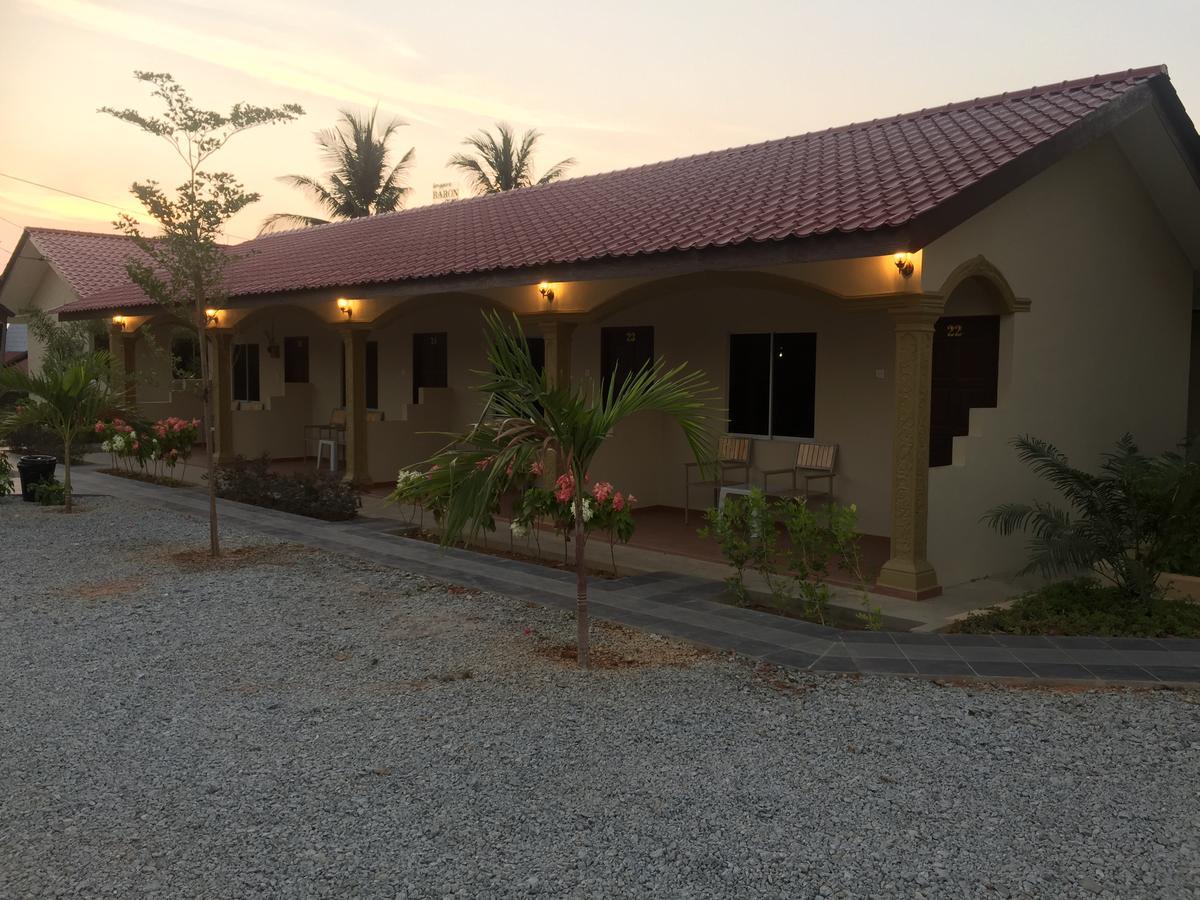 Dhania Cenang Beach Motel Пантай Ченанг Екстериор снимка