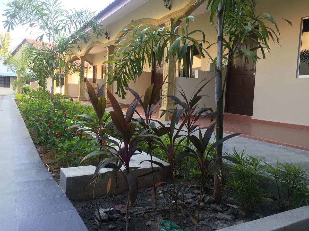 Dhania Cenang Beach Motel Пантай Ченанг Екстериор снимка