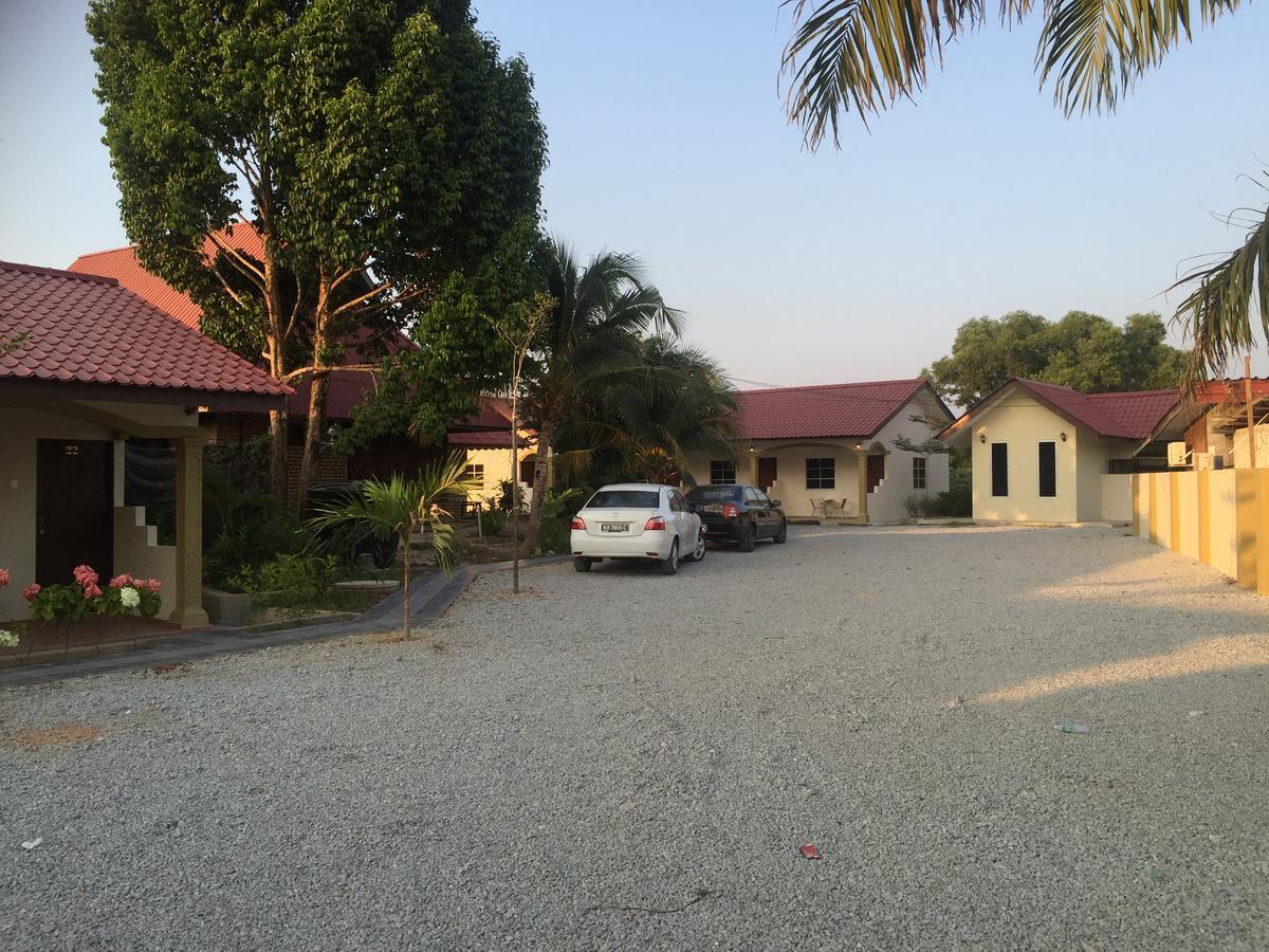 Dhania Cenang Beach Motel Пантай Ченанг Екстериор снимка