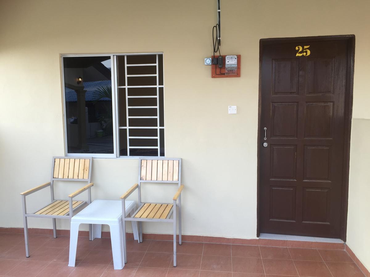 Dhania Cenang Beach Motel Пантай Ченанг Екстериор снимка
