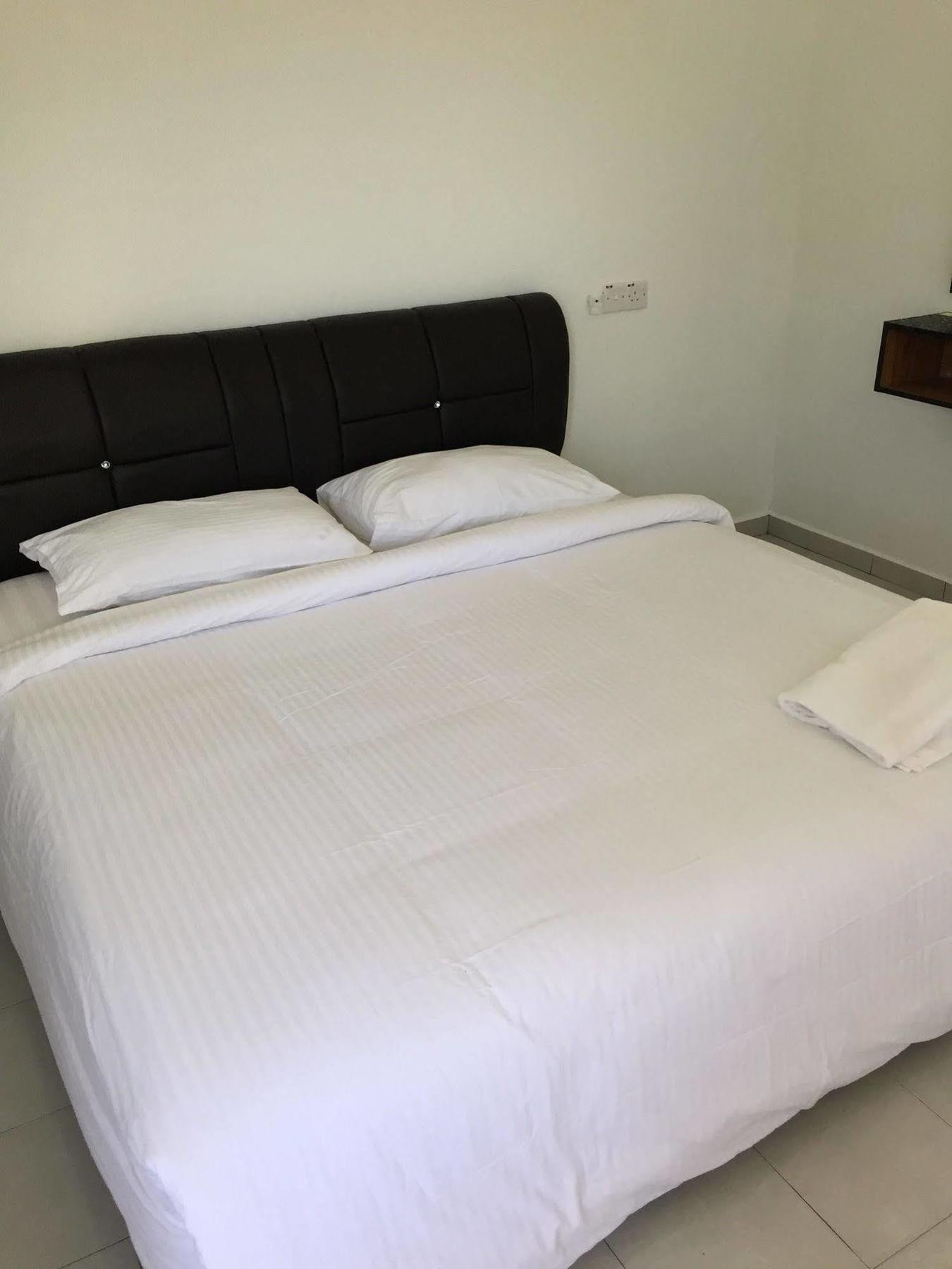 Dhania Cenang Beach Motel Пантай Ченанг Екстериор снимка