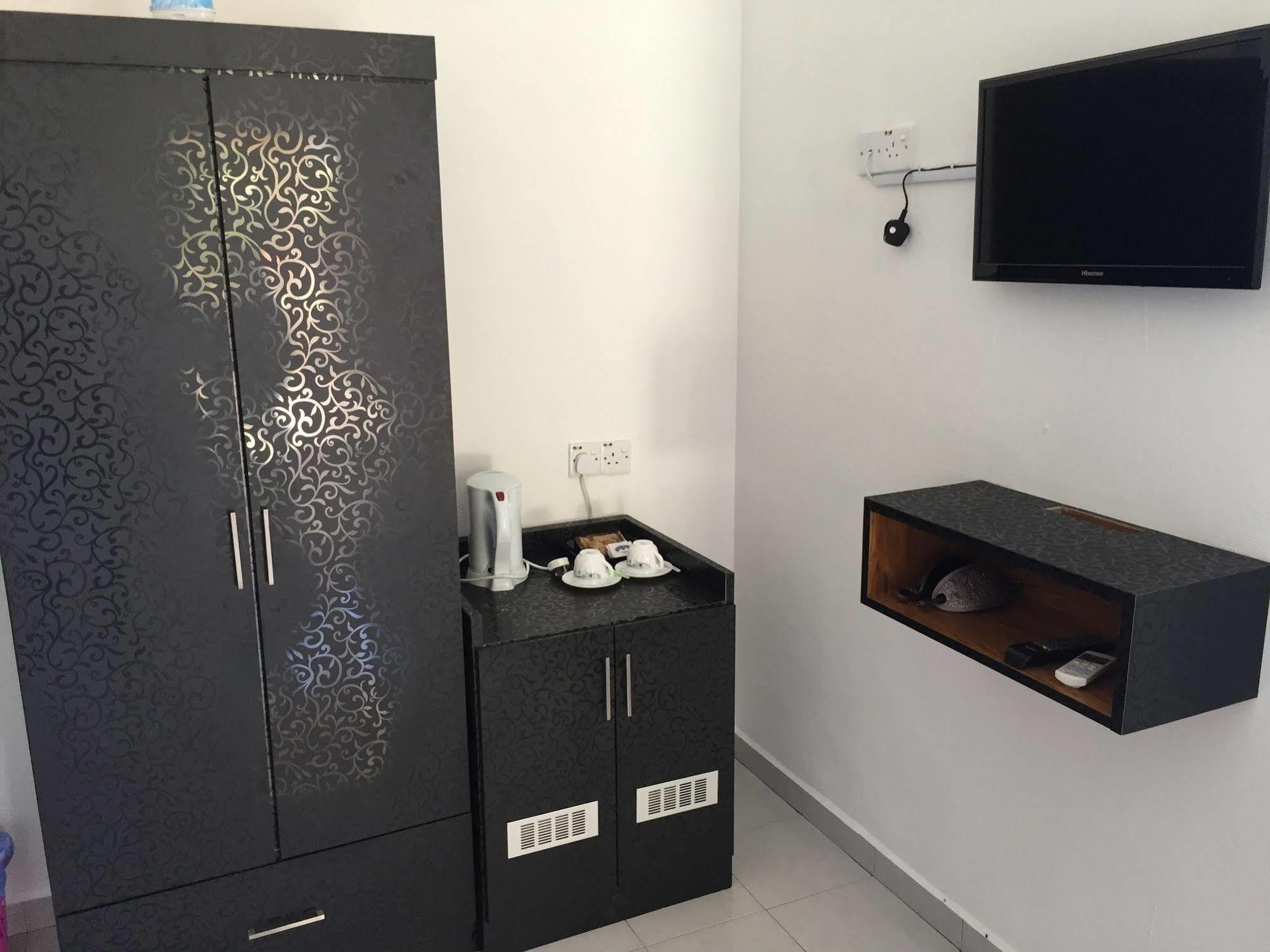 Dhania Cenang Beach Motel Пантай Ченанг Екстериор снимка